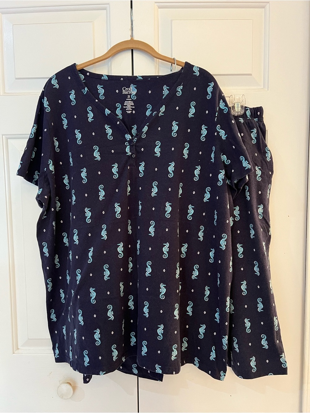 Croft & Barrow Navy Capri Pajama Set with Turquoise Seahorse Pattern Size 2X